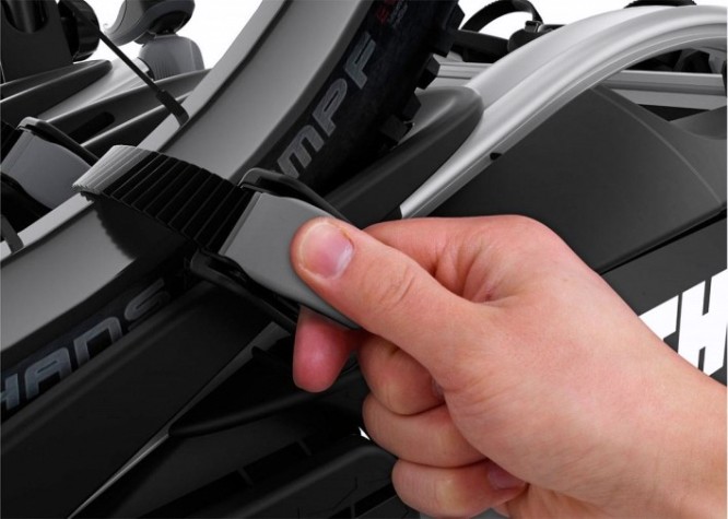 Платформа на фаркоп THULE VeloCompact для 3-х велосипедов 926002 [926002]