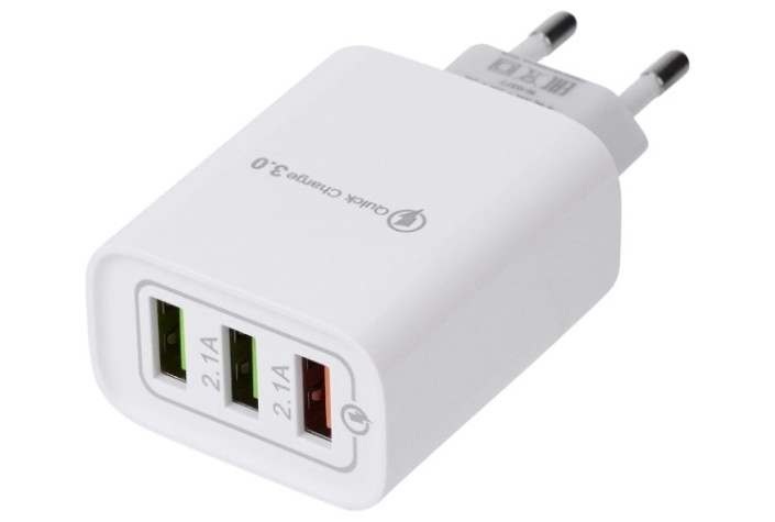 Зарядное устройство REXANT 16-0277 сетевое для iPhone/iPad 3xUSB, 5v, 3A/1A/1A, белое